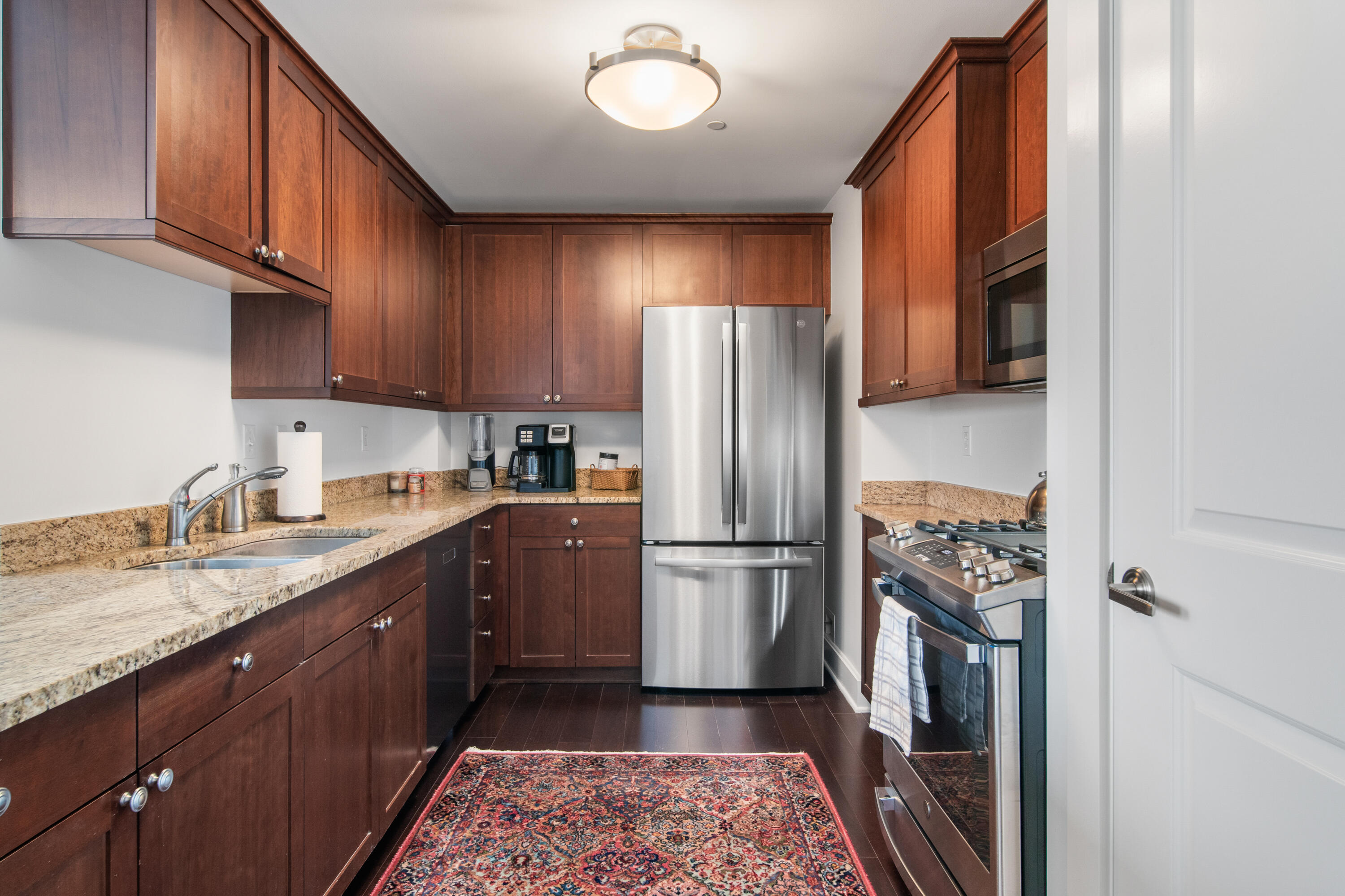27 Library Street Northeast, Unit 703 Grand Rapids, MI 49503 - Photo 5 of 22 Kitchen