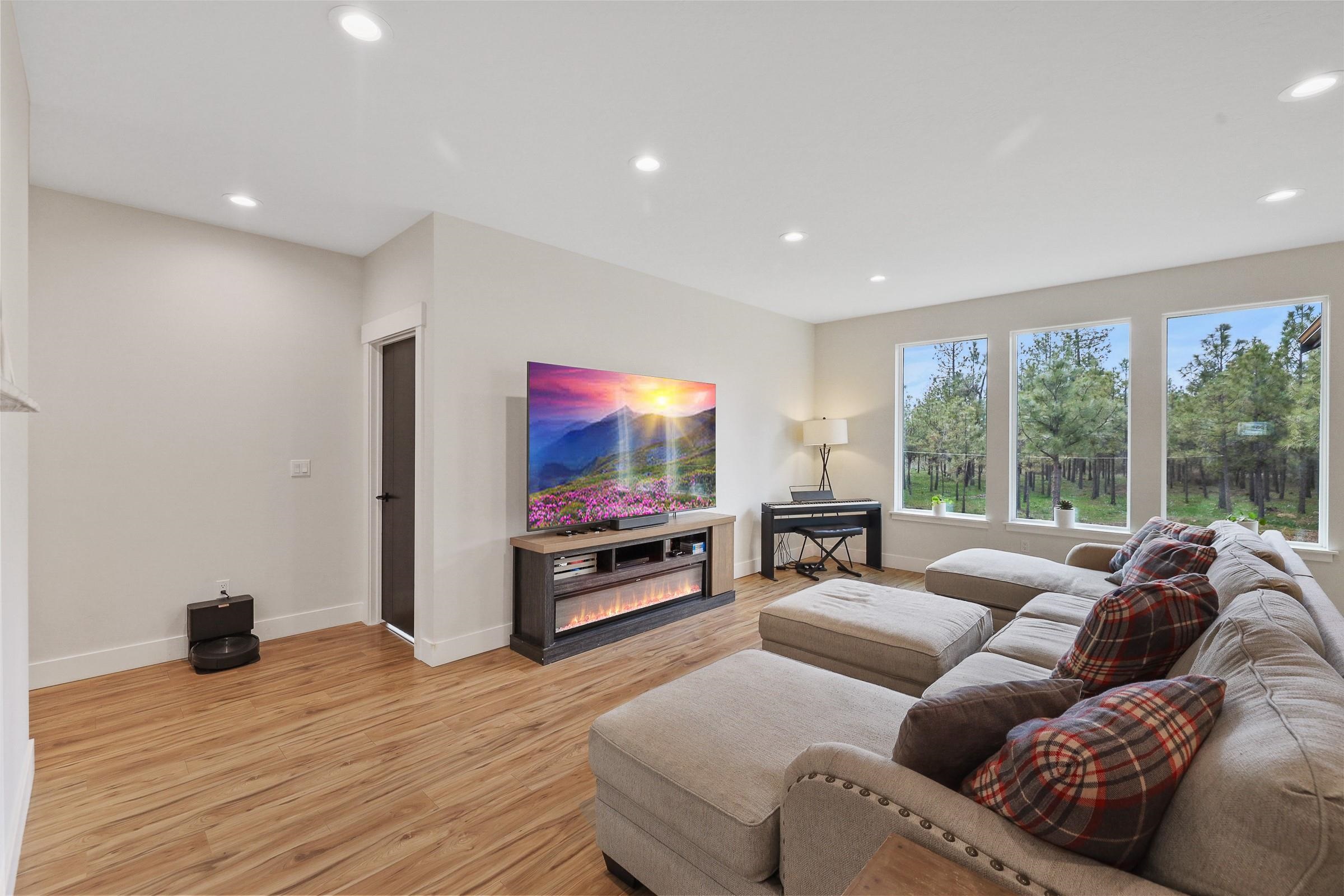 22711 South Gateway Lane Cheney, WA 99004 - Photo 12 of 35