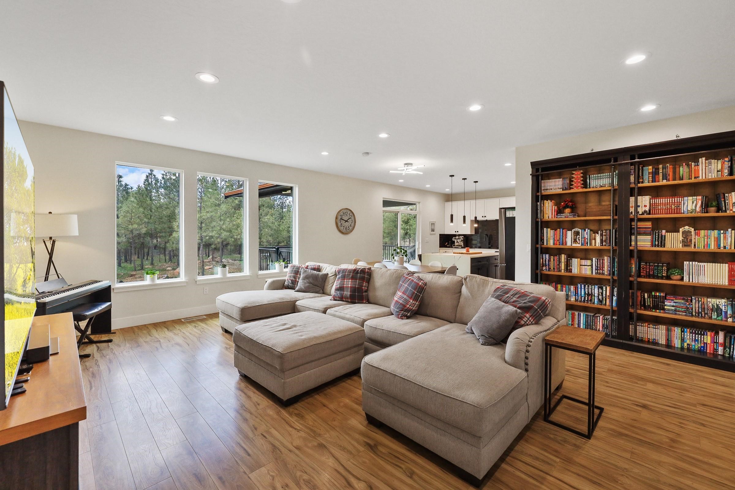 22711 South Gateway Lane Cheney, WA 99004 - Photo 13 of 35