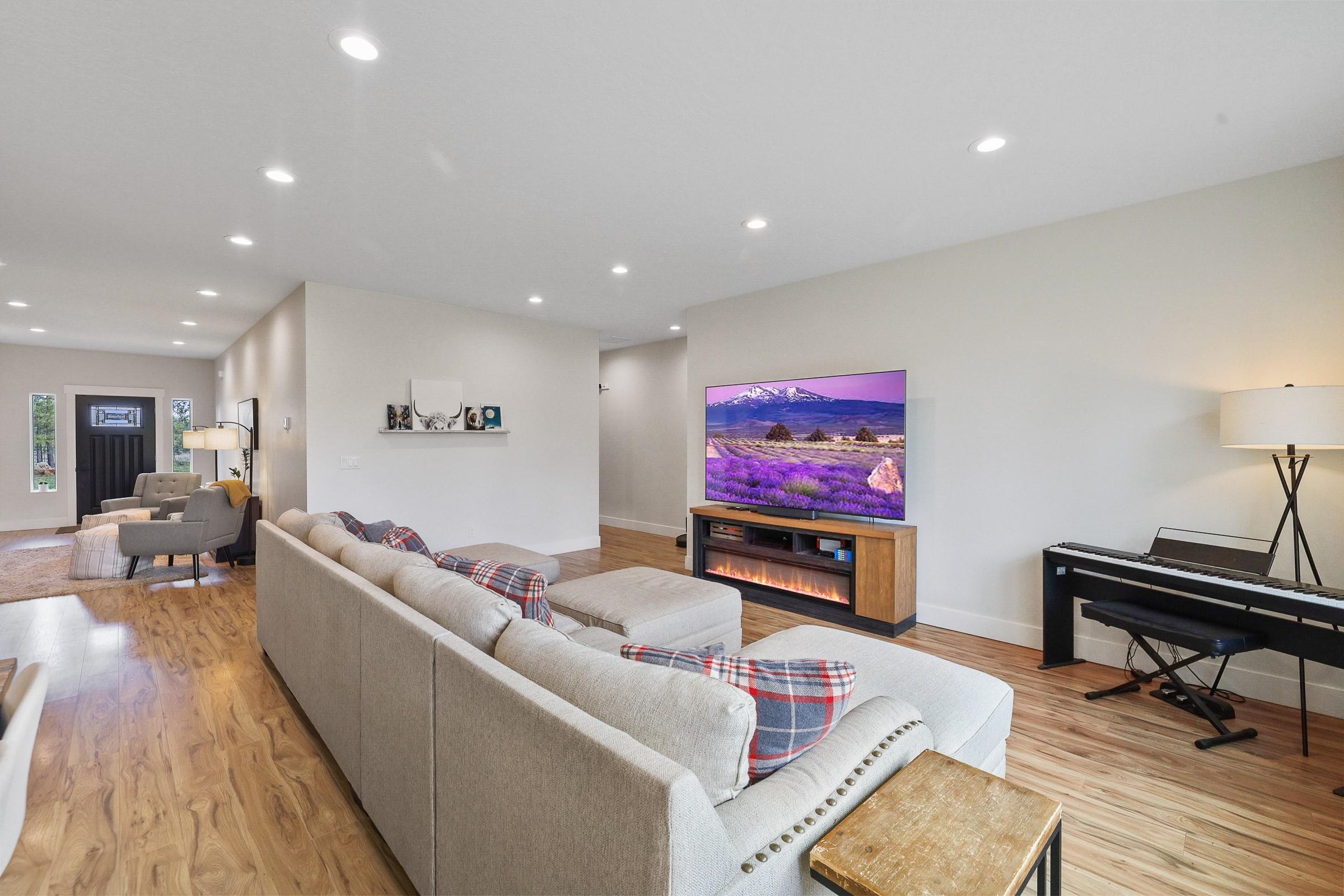 22711 South Gateway Lane Cheney, WA 99004 - Photo 10 of 35