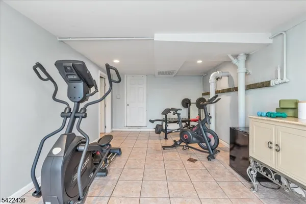 $610,000 | 707 Kingston Avenue, Kenilworth, NJ 07033