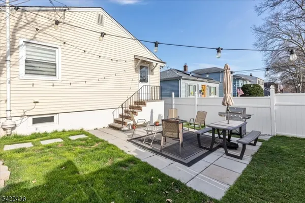 $610,000 | 707 Kingston Avenue, Kenilworth, NJ 07033