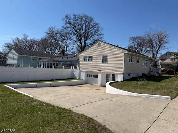 $610,000 | 707 Kingston Avenue, Kenilworth, NJ 07033