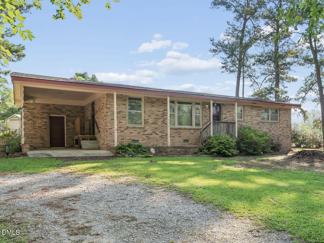 1059 South Hollybrook Road Wendell, NC 27591 - Photo 2 of 25 002-1280x960-corner-view