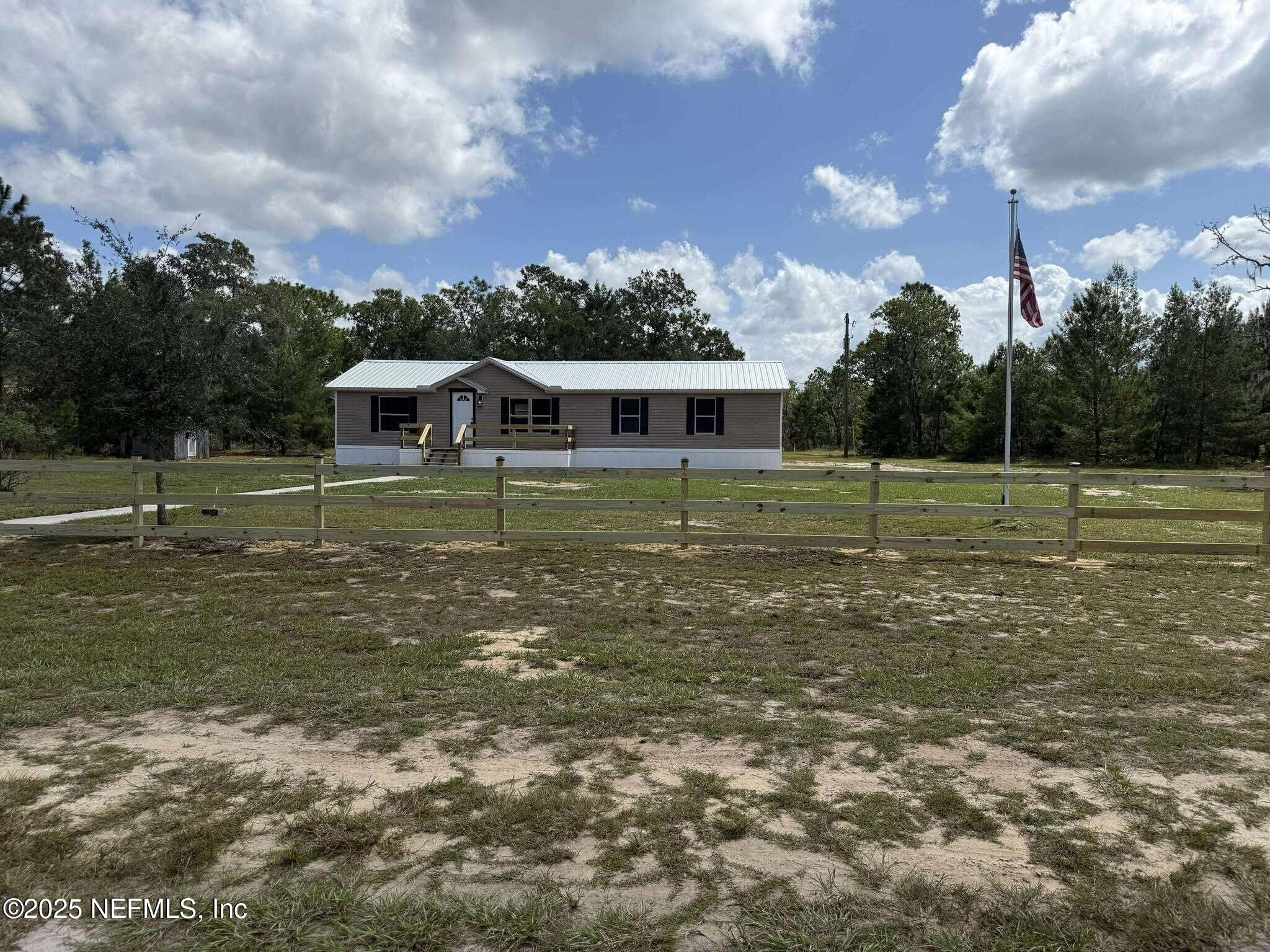 728 Cousintown Road Interlachen, FL 32148 - Photo 8 of 44 546526886_1340800070768035_9176175501445