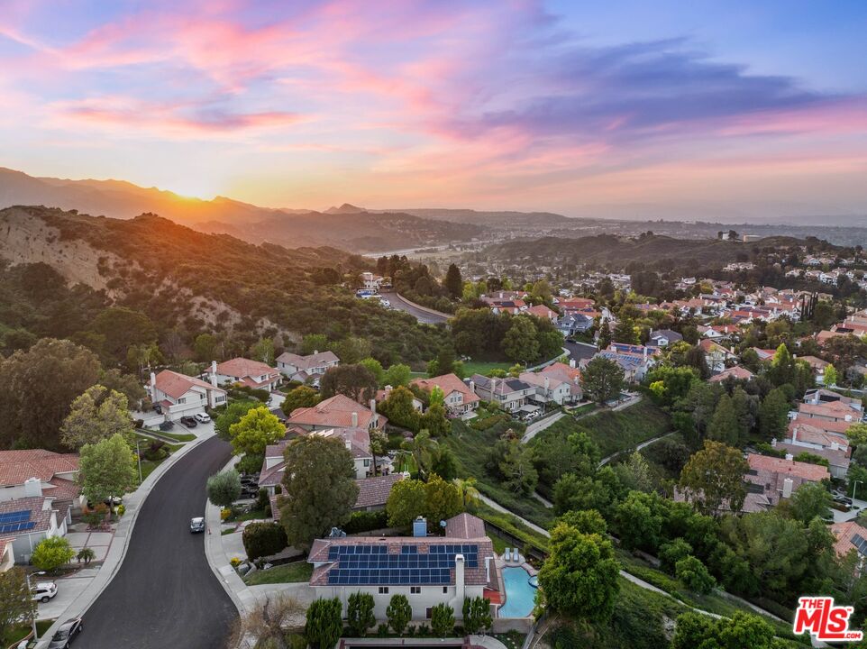 24006 Briardale Way Newhall, CA 91321 - Photo 33 of 34 an aerial view of residential houses with outdoor space and street view