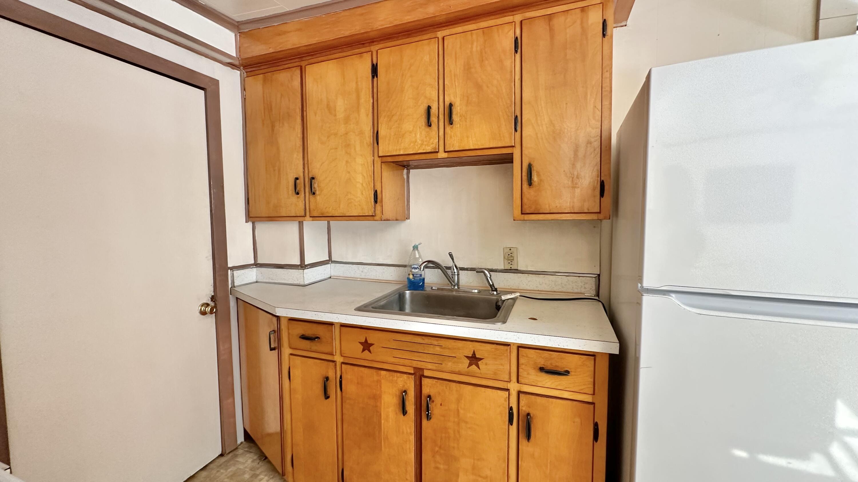 122 Knox Street Millinocket, ME 04462 - Photo 7 of 21