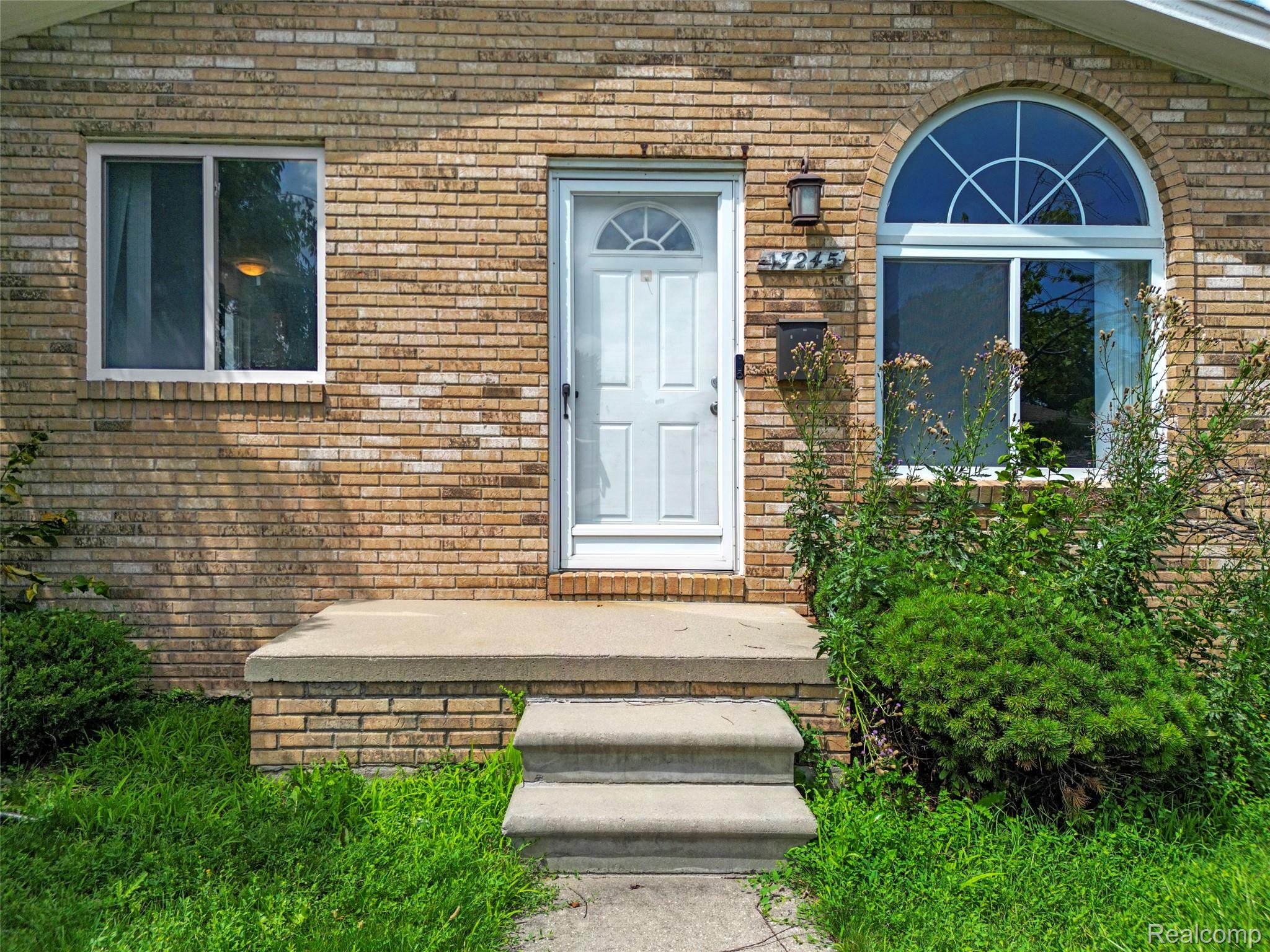 17245 Martin Road Roseville, MI 48066 - Photo 5 of 30 DJI_0016.jpg