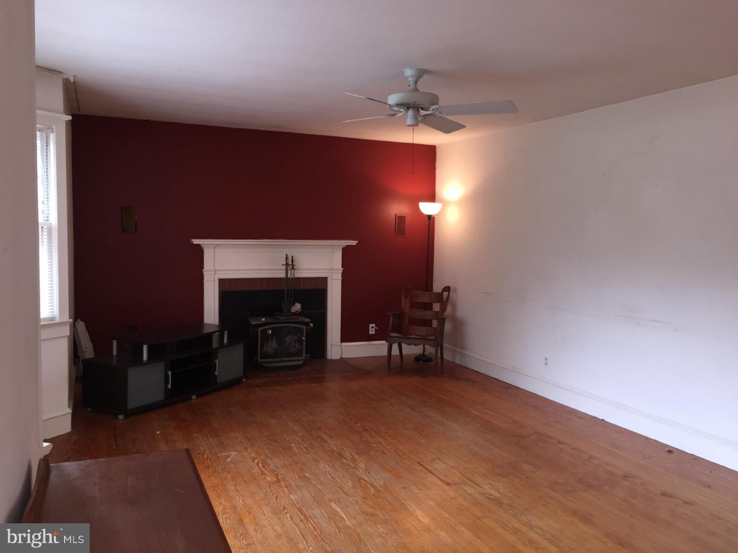 660 Salem Quinton Road Salem, NJ 08079 - Photo 8 of 21 Living Room