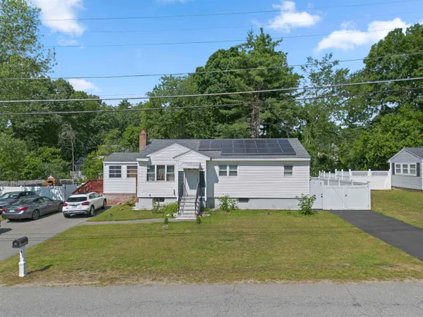 $549,999 | 8 Haigh Avenue, Salem, NH 03079