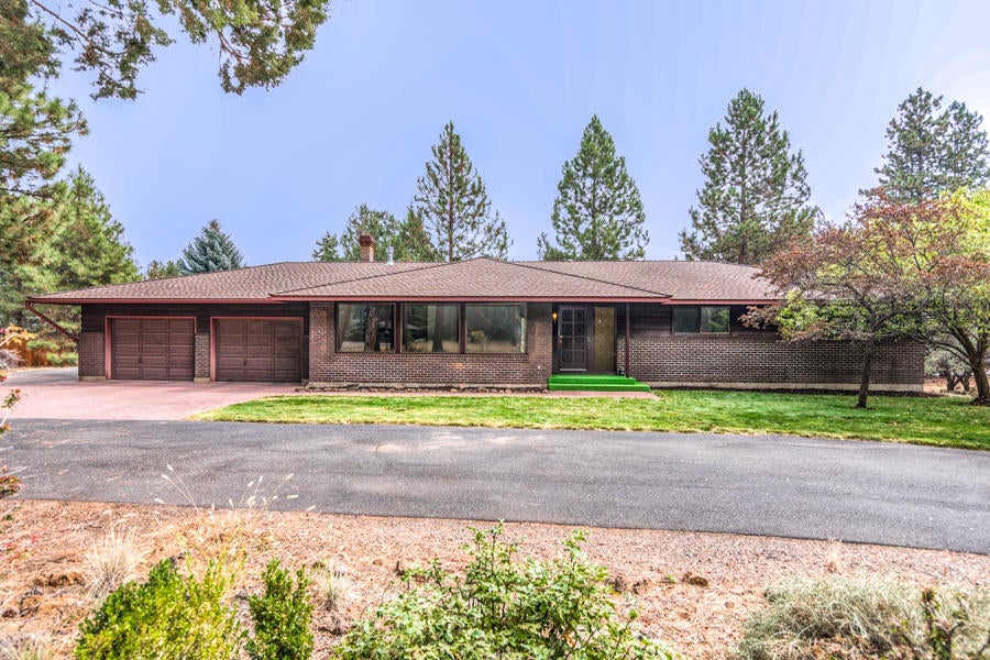 60830 Diamond Road Bend, OR 97702 - Photo 2 of 23 2