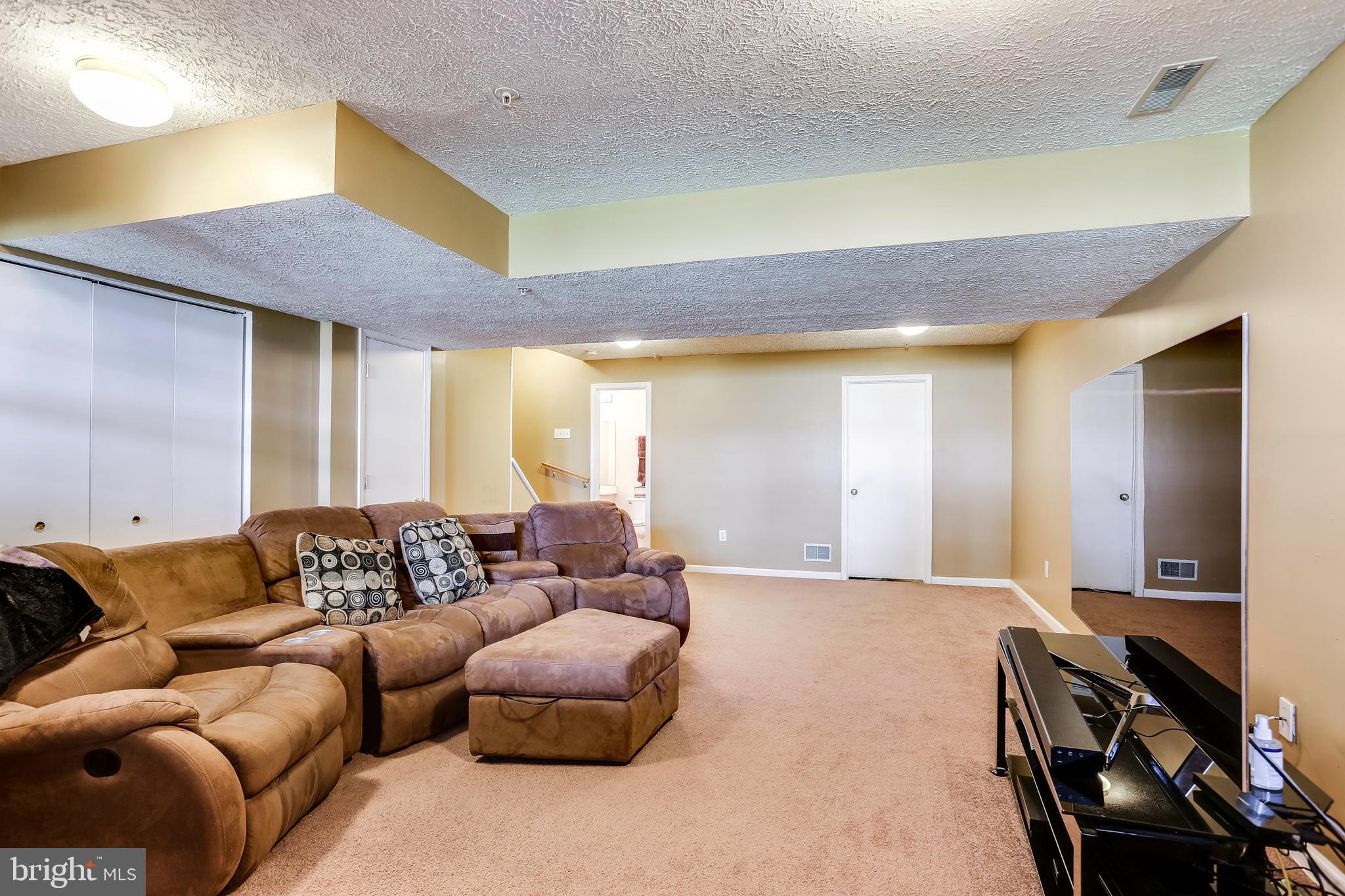 2075 Paperbark Road Baltimore, MD 21221 - Photo 16 of 22 a living room with furniture