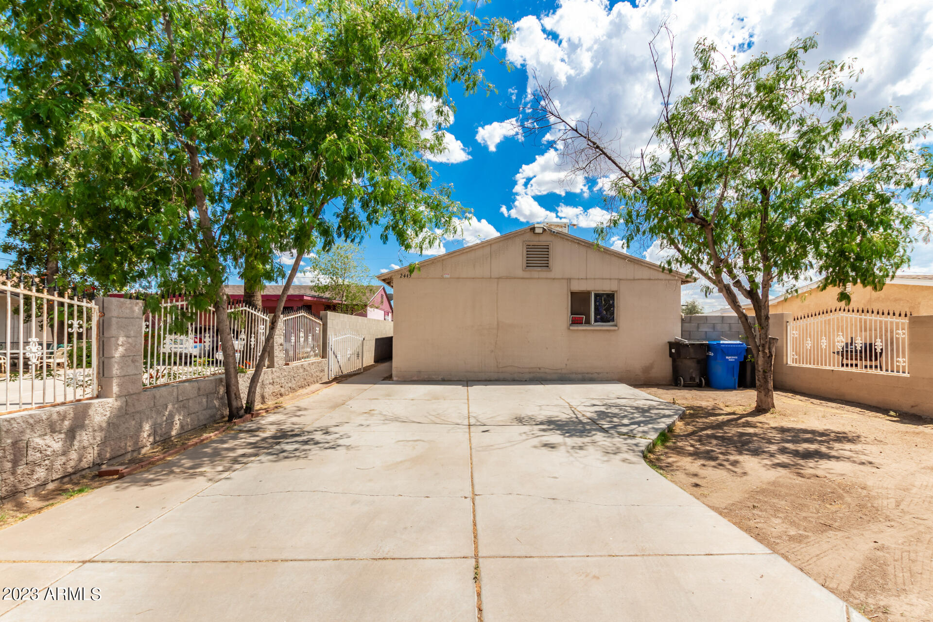 2445 East Chipman Road Phoenix, AZ 85040 - Photo 1 of 23 02 - Chipman