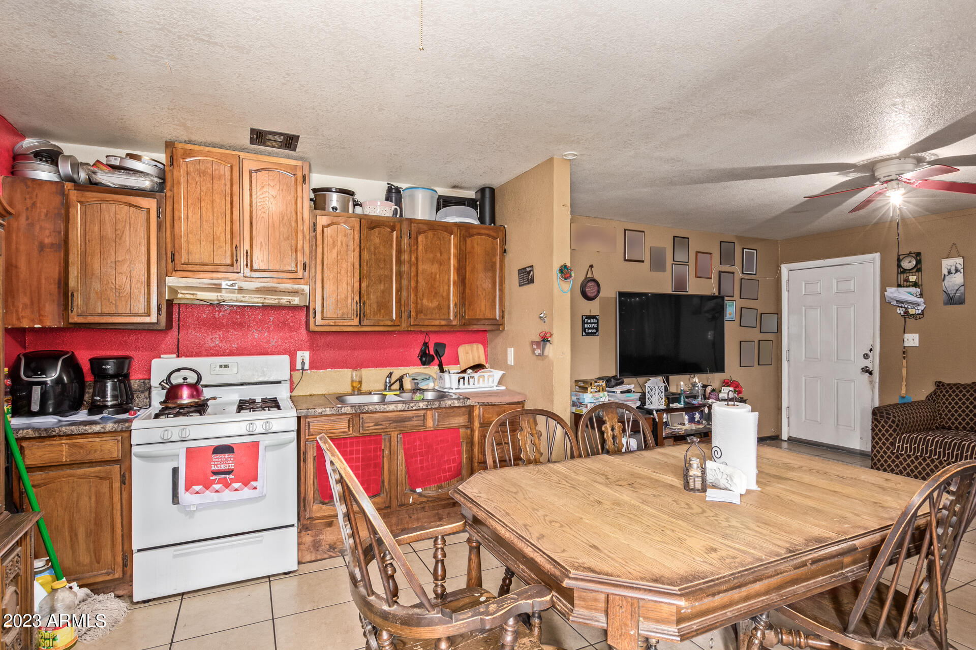 2445 East Chipman Road Phoenix, AZ 85040 - Photo 14 of 23 15 - Chipman