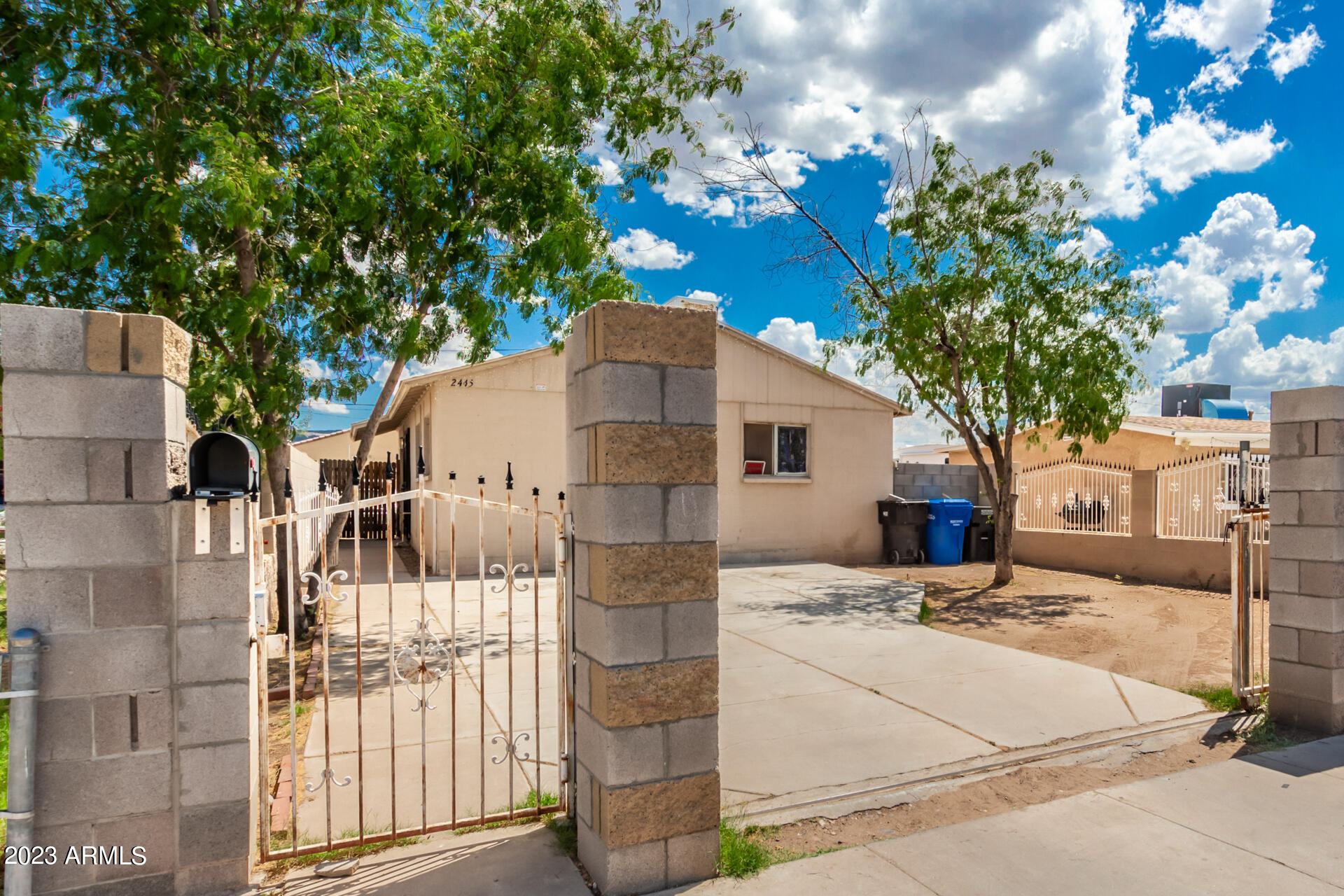 2445 East Chipman Road Phoenix, AZ 85040 - Photo 3 of 23 03 - Chipman-2