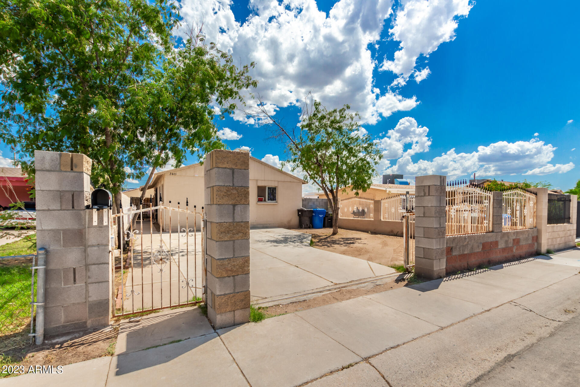 2445 East Chipman Road Phoenix, AZ 85040 - Photo 5 of 23 03 - Chipman