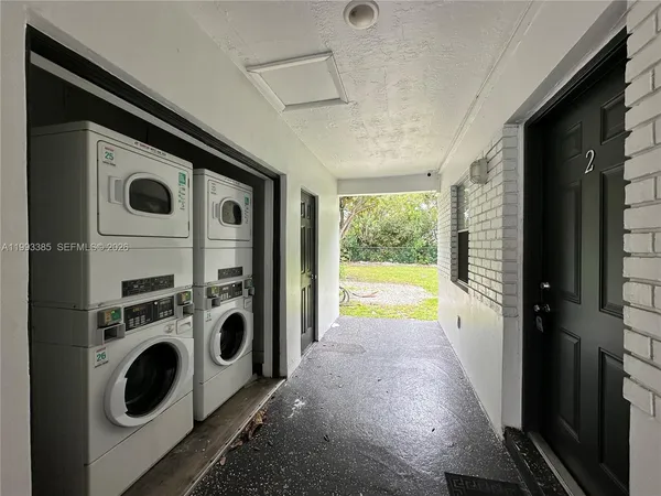 $1,695 | Edgewood, Fort Lauderdale, FL 33315