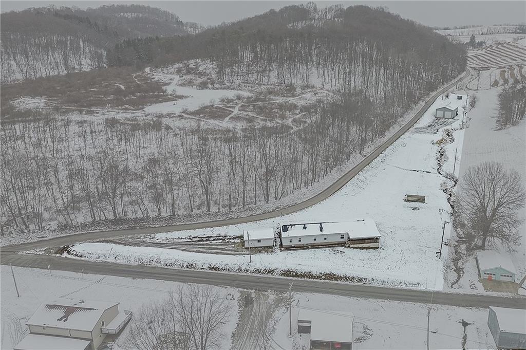 42 Gress Road Creekside, PA 15732 - Photo 39 of 41 a view of a dry yard with wooden fence
