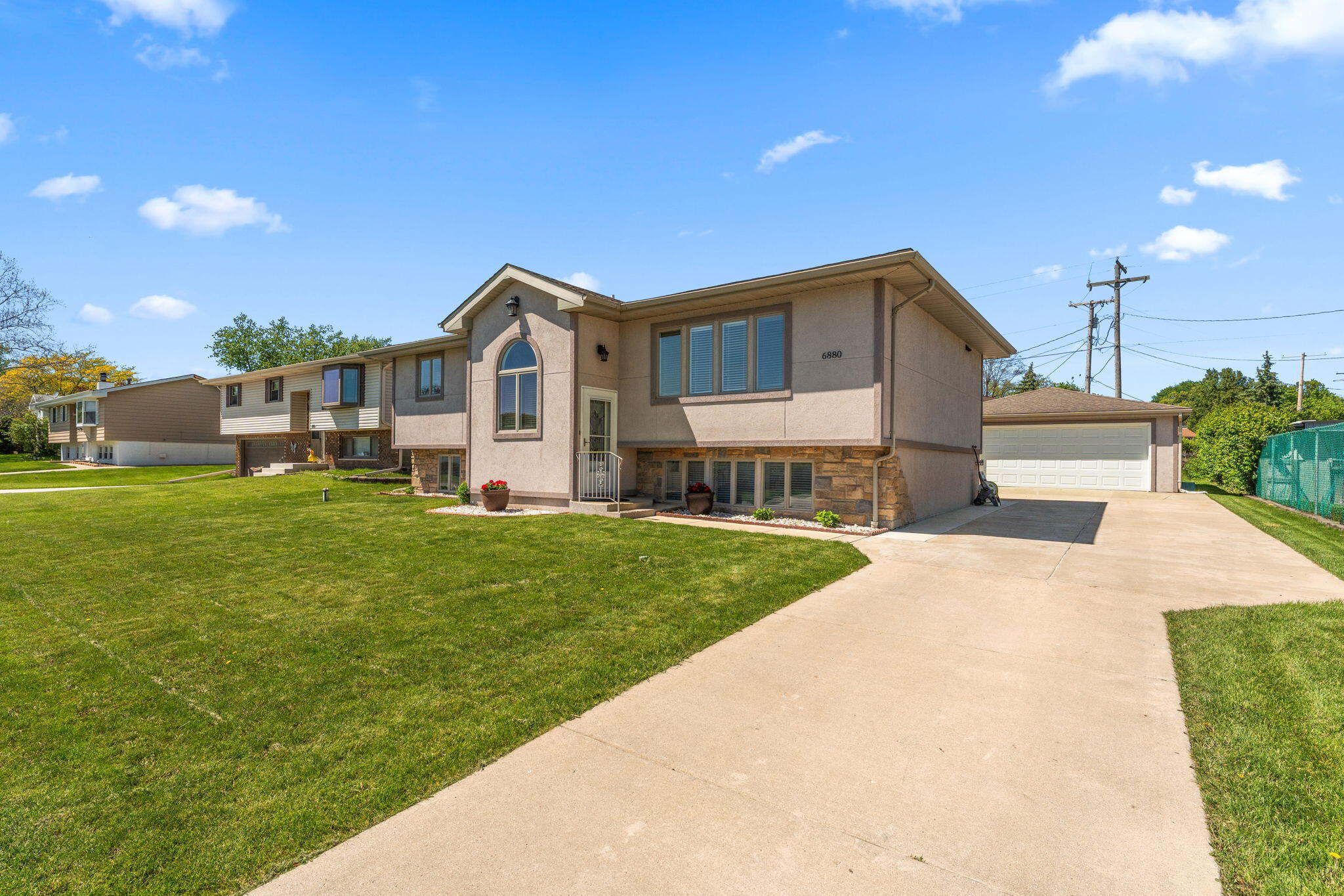 6880 West 84th Place Crown Point, IN 46307 - Photo 2 of 32 2048x1365
