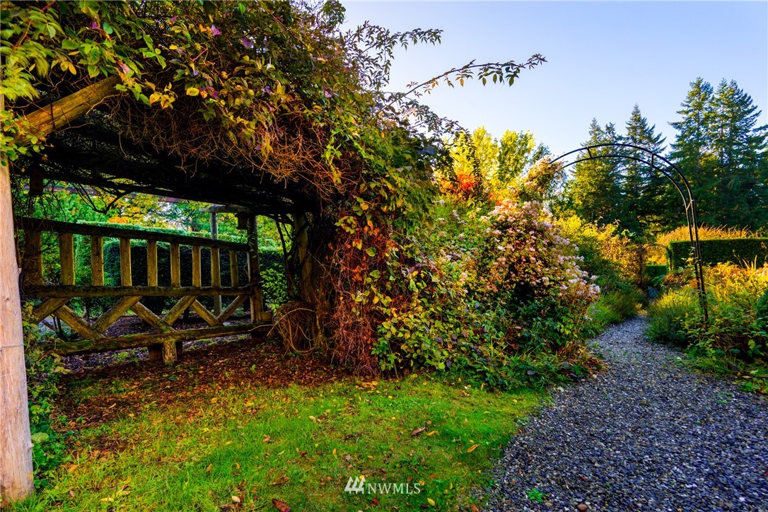 509 Haddon Road Anacortes, WA 98221 - Photo 2 of 24 Gallery Image 2