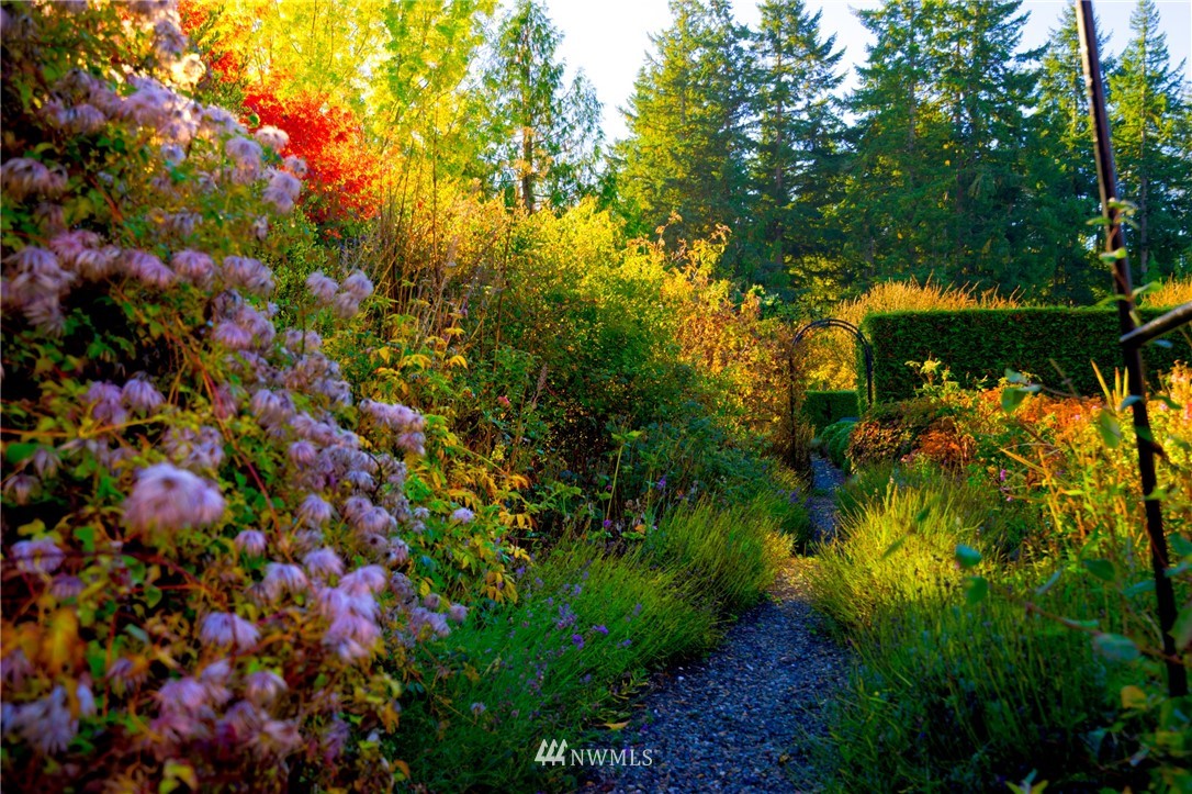 509 Haddon Road Anacortes, WA 98221 - Photo 4 of 24 Gallery Image 4