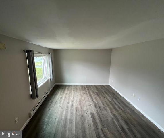 1105 Williamsburg Road Lancaster, PA 17603 - Photo 2 of 5 Living Room