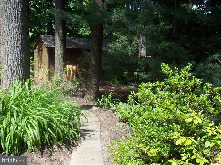 6164 Yorkshire Road New Hope, PA 18938 - Photo 19 of 20 Garden
