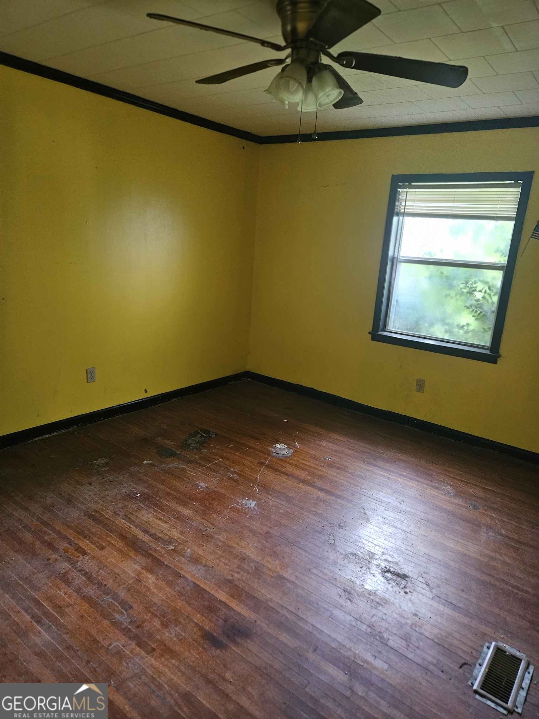 57 Pine Street Hazlehurst, GA 31539 - Photo 3 of 18 2ND BEDROOM