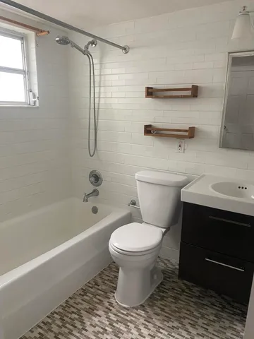 $1,575 | 318 South J Street, Unit BACK OF HOUSE, Lake Worth Beach, FL 33460