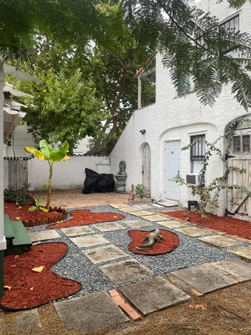 $1,575 | 318 South J Street, Unit BACK OF HOUSE, Lake Worth Beach, FL 33460