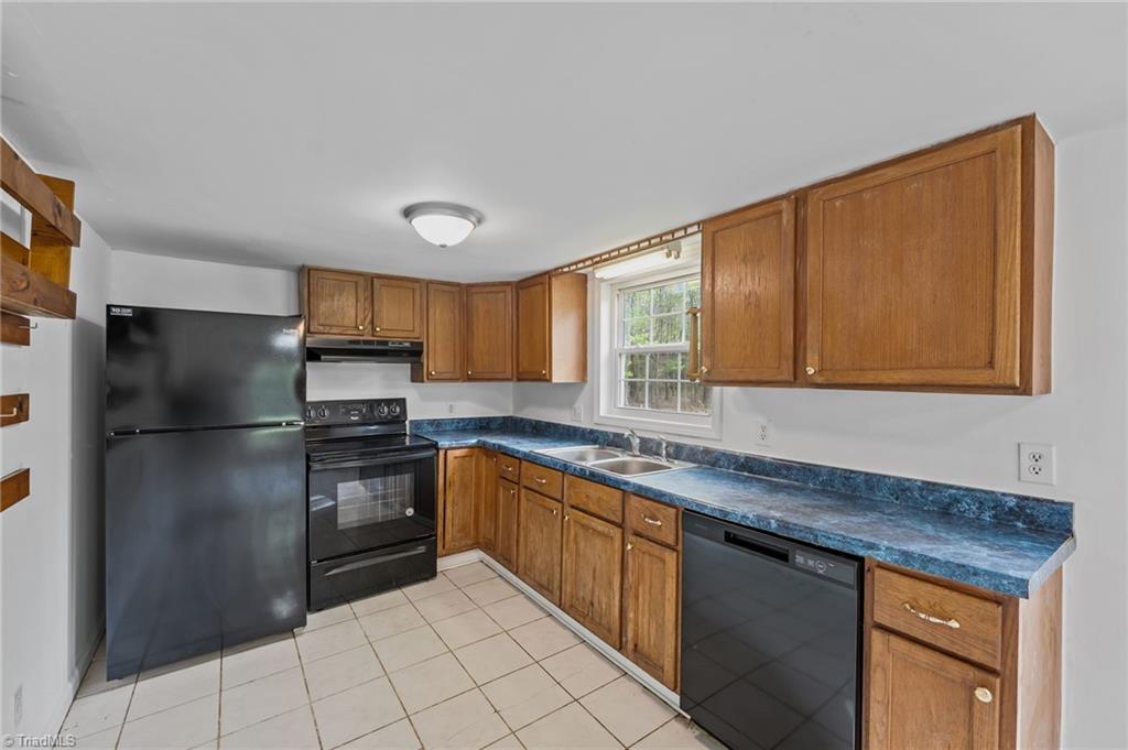4919 Mt Willing Road Mebane, NC 27302 - Photo 11 of 37
