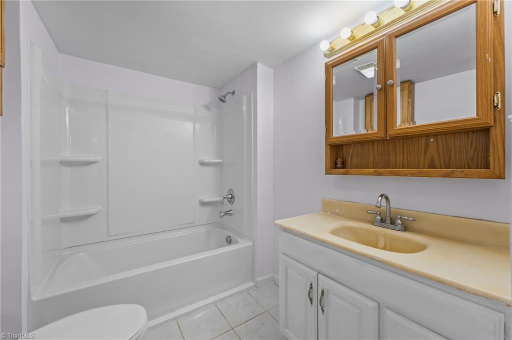 4919 Mt Willing Road Mebane, NC 27302 - Photo 14 of 37