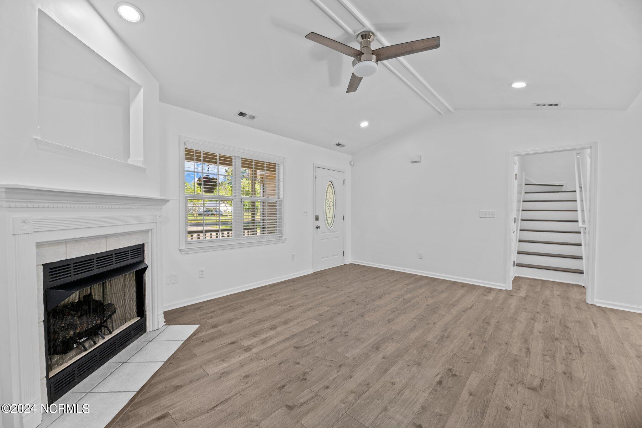1104 Tebo Road New Bern, NC 28562 - Photo 7 of 32 Living Room view 4