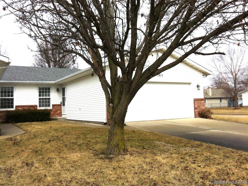 1913 Halifax Drive Springfield, IL 62703 - Photo 2 of 22