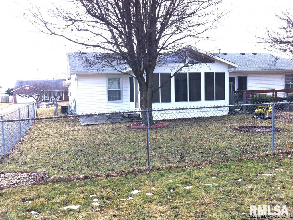 1913 Halifax Drive Springfield, IL 62703 - Photo 5 of 22