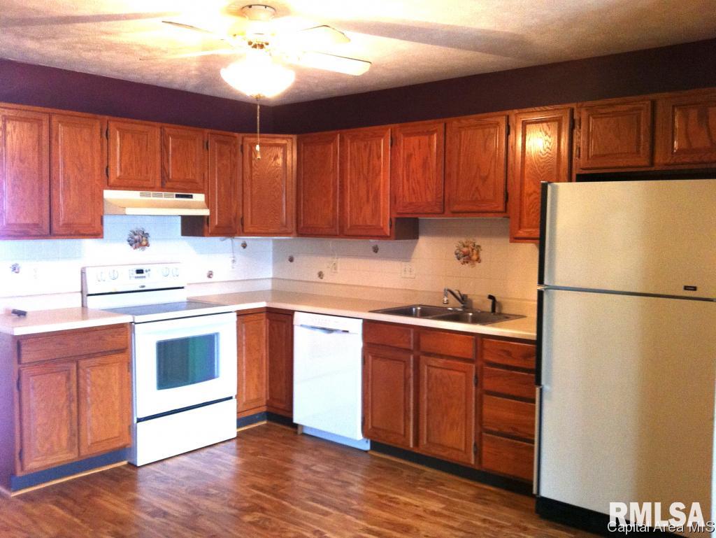 1913 Halifax Drive Springfield, IL 62703 - Photo 9 of 22
