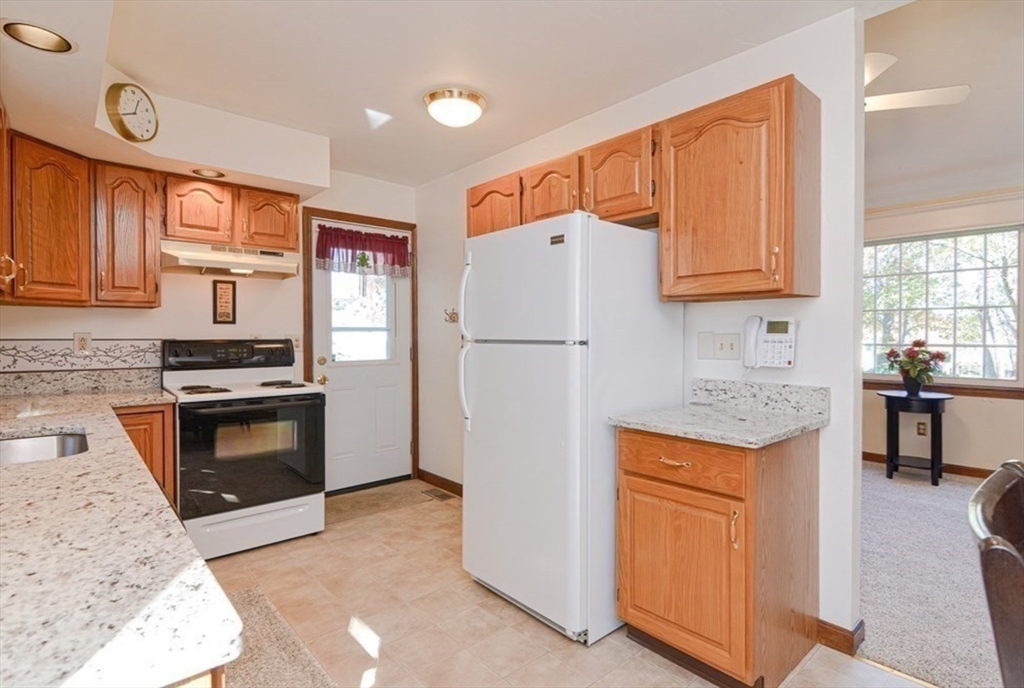 100 St Nicholas Avenue Worcester, MA 01606 - Photo 3 of 22