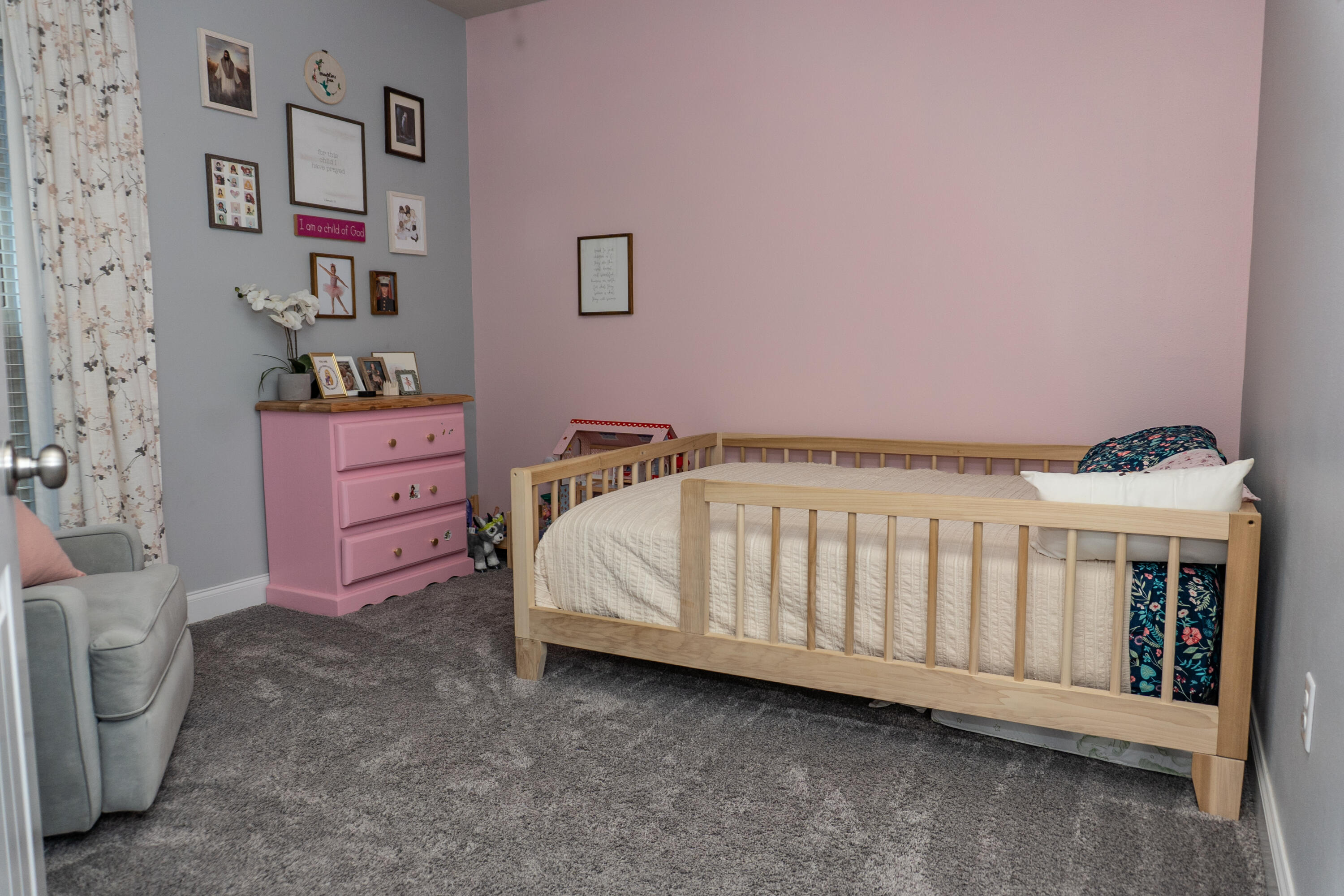 4517 Beth Circle Crestview, FL 32539 - Photo 31 of 45 a bedroom with a bed and closet