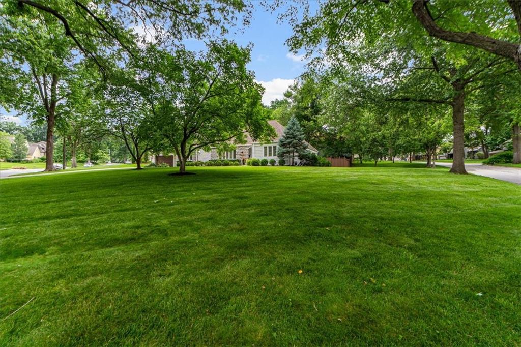5726 Howe Drive Fairway, KS 66205 - Photo 9 of 10