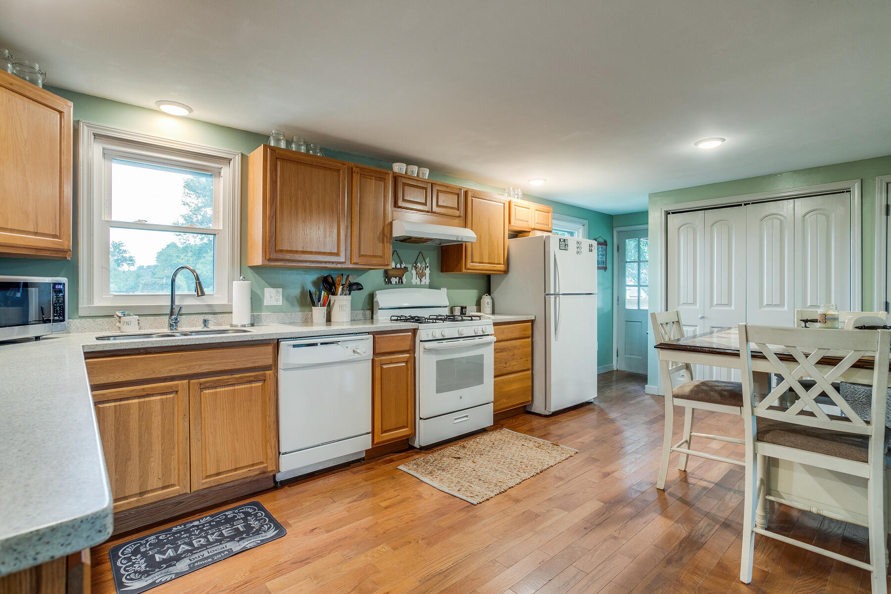 335 Frank Lowe Road Jonesborough, TN 37659 - Photo 10 of 25 BF0ECC66-EA1C-4AE3-92CD-C2F72BA836F5