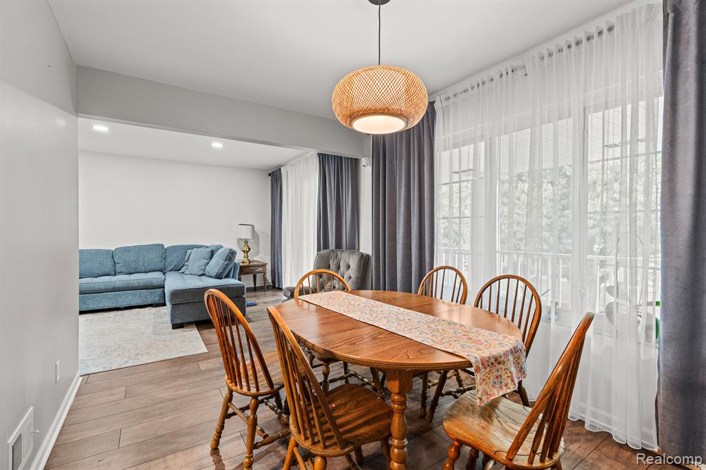 29594 Hoover Road Warren, MI 48093 - Photo 5 of 14
