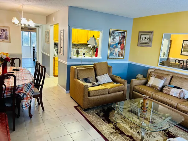 $1,250 | 137 Bedford F, West Palm Beach, FL 33417