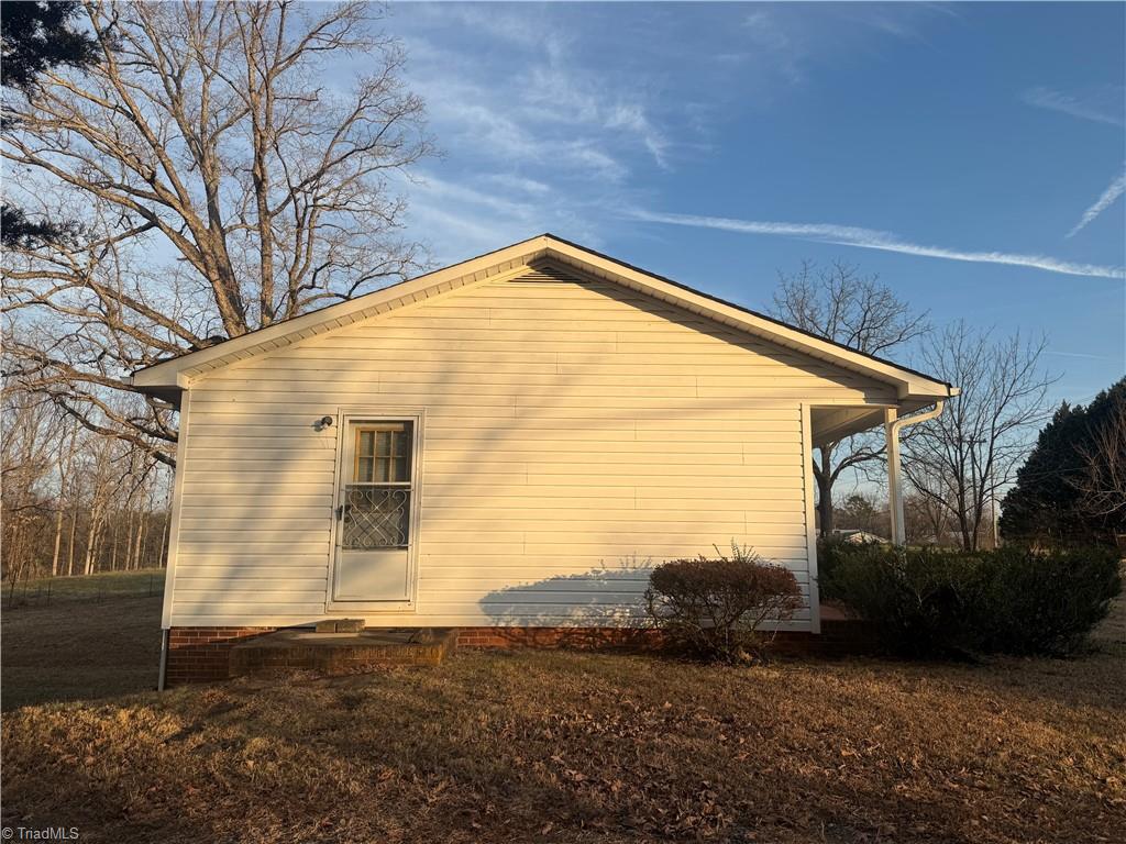 1264 West Dalton Road King, NC 27021 - Photo 6 of 7