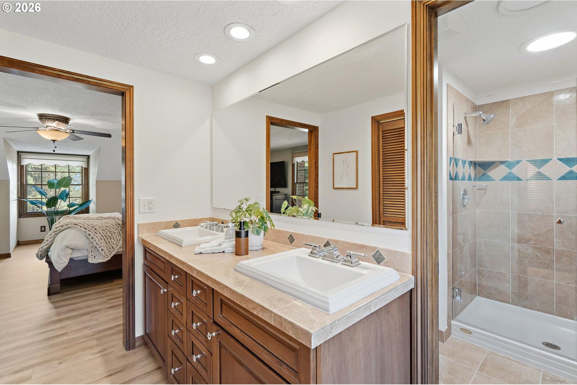 14555 Southwest Hawk Ridge Road Portland, OR 97224 - Photo 29 of 48 Bathroom, Attached
