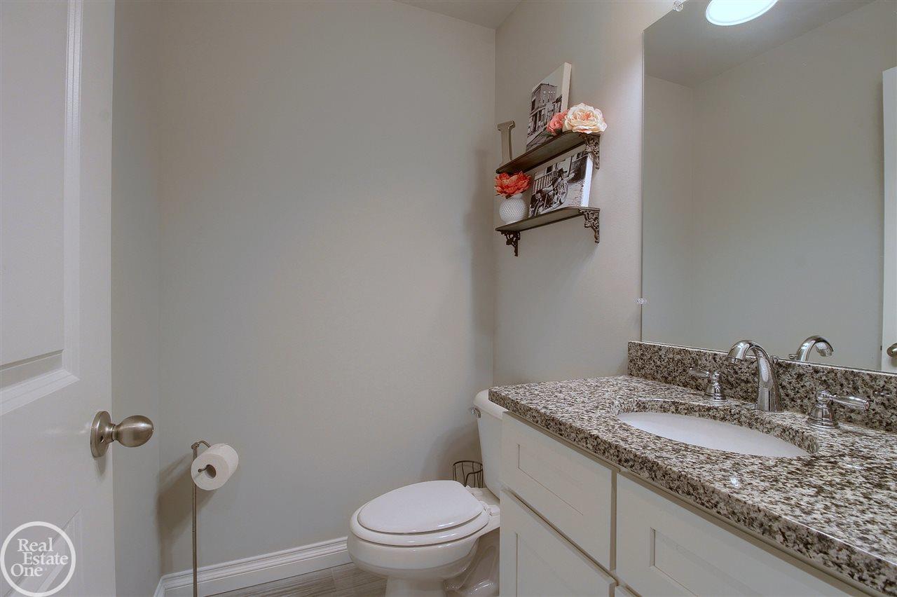 297 Dickenson Street Romeo, MI 48065 - Photo 24 of 29 31390288-23.JPG
