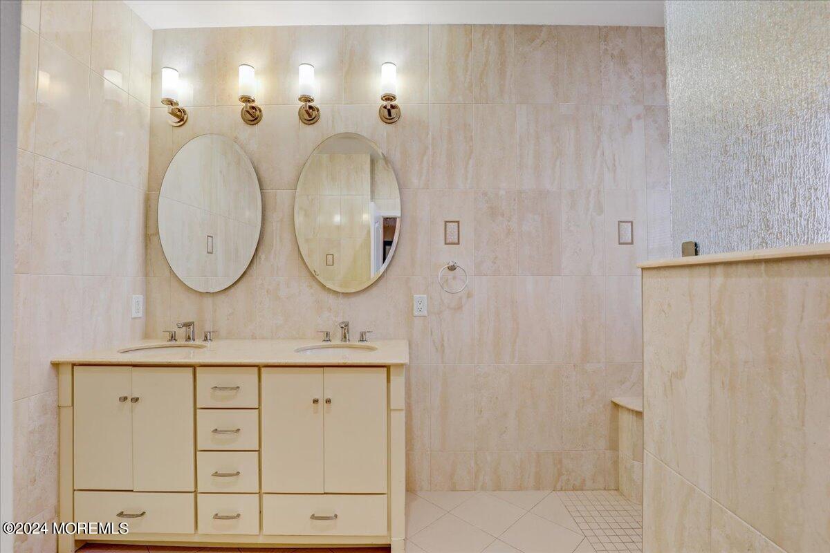 51 Yates Road Manalapan, NJ 07726 - Photo 20 of 45 23-Primary Bathroom