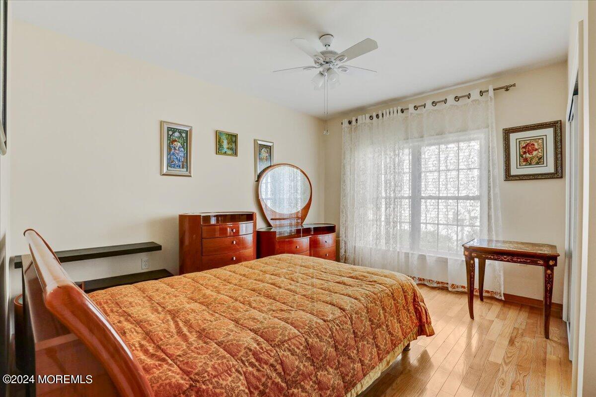 51 Yates Road Manalapan, NJ 07726 - Photo 22 of 45 25-Bedroom