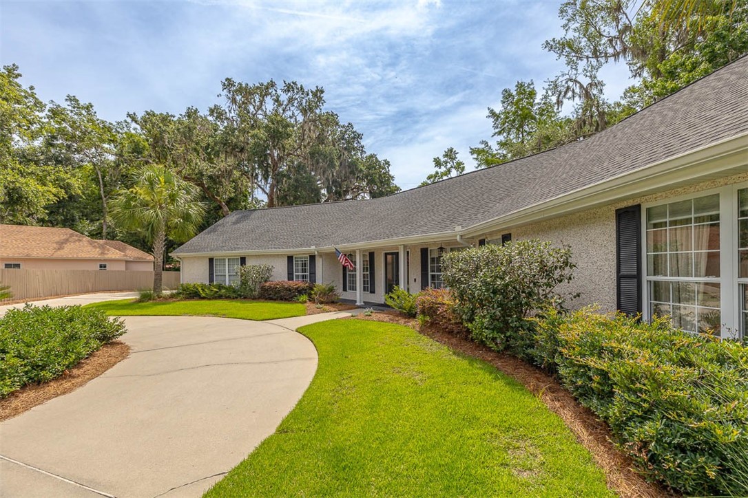 19 Wimbledon Court St. Simons Island, GA 31522 - Photo 2 of 53