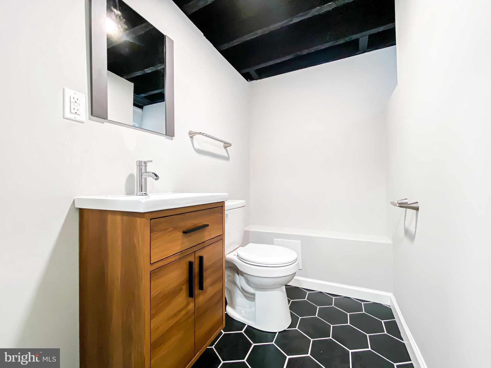 7338 Greenhill Road Philadelphia, PA 19151 - Photo 17 of 21 Gallery Image 17