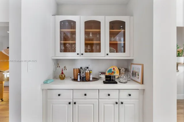 $3,750,000 | 600 Allendale Road, Key Biscayne, FL 33149